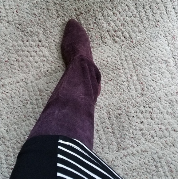 Vintage Shoes - Vintage Italian 🇮🇹 Plum Suede Boots